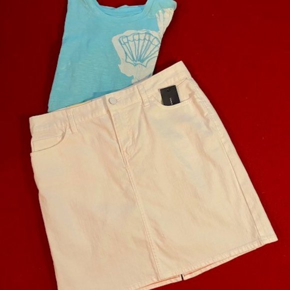 Tommy Hilfiger Dresses & Skirts - Tommy Hilfiger White Denim Mini Skirt NWT Size - 6